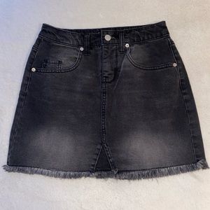 Denim frayed skirt